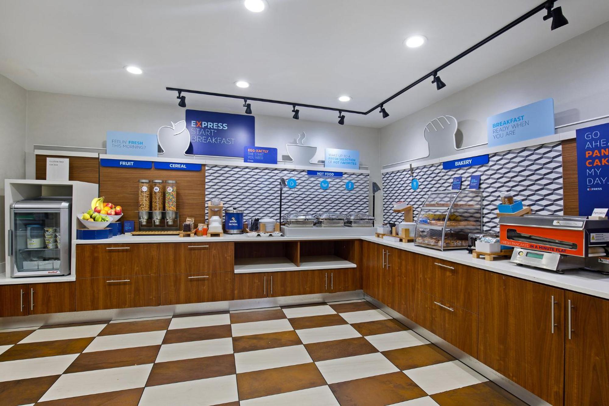 Holiday Inn Express & Suites Locust Grove By Ihg Екстериор снимка